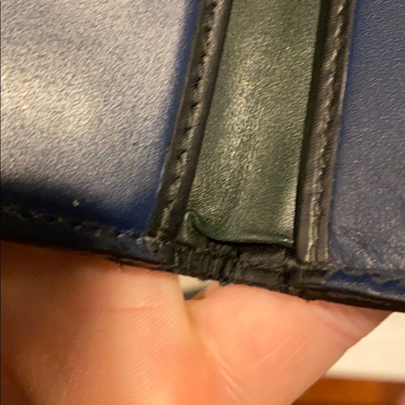 Authentic Gucci Bifold wallet - Picture 7 of 9